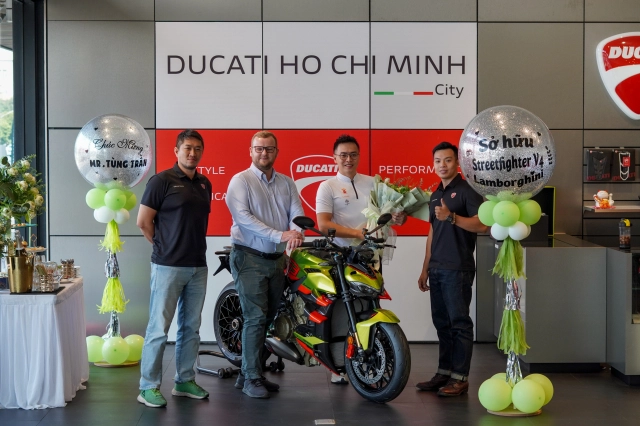 Cận cảnh ducati streetfighter v4 lamborghini giá hơn 2 tỷ đồng tại việt nam