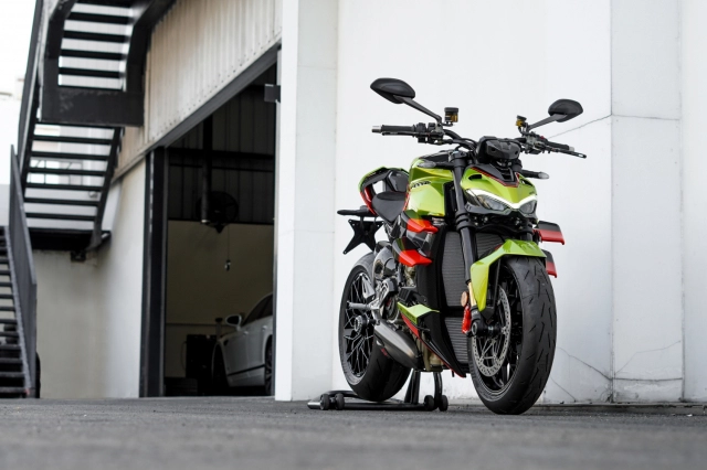 Cận cảnh ducati streetfighter v4 lamborghini giá hơn 2 tỷ đồng tại việt nam
