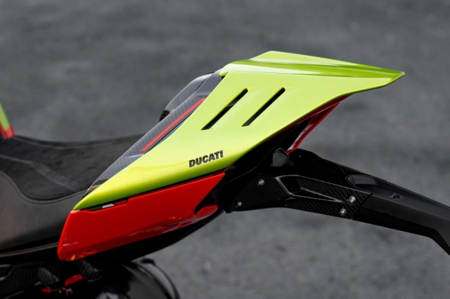 Cận cảnh ducati streetfighter v4 lamborghini giá hơn 2 tỷ đồng tại việt nam
