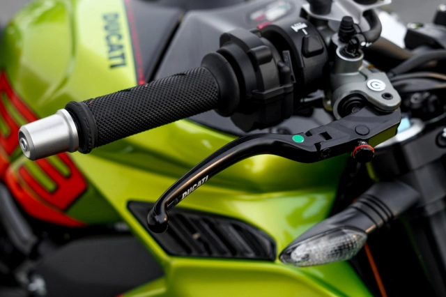 Cận cảnh ducati streetfighter v4 lamborghini giá hơn 2 tỷ đồng tại việt nam