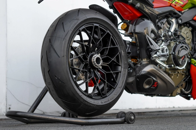 Cận cảnh ducati streetfighter v4 lamborghini giá hơn 2 tỷ đồng tại việt nam