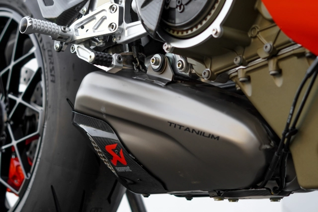 Cận cảnh ducati streetfighter v4 lamborghini giá hơn 2 tỷ đồng tại việt nam