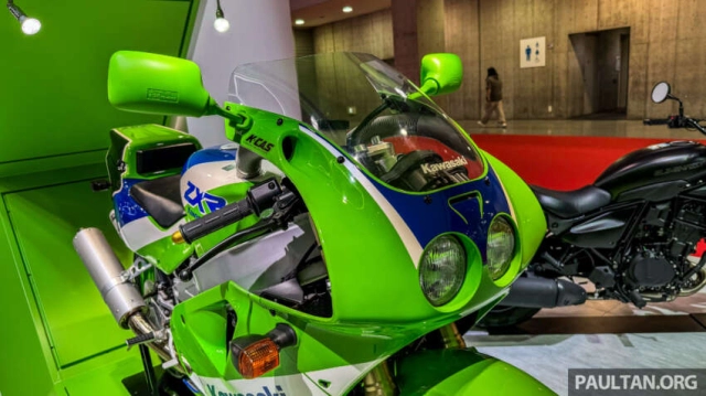 Cận cảnh kawasaki ninja zx-10r và zx-4rr 2024 phiên bản kỷ niệm 40 năm