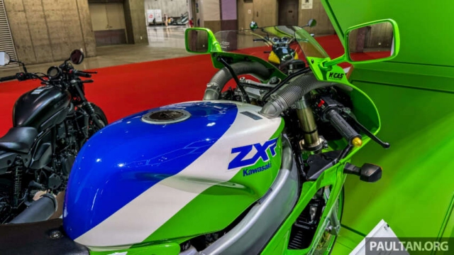 Cận cảnh kawasaki ninja zx-10r và zx-4rr 2024 phiên bản kỷ niệm 40 năm