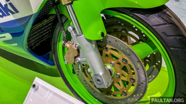 Cận cảnh kawasaki ninja zx-10r và zx-4rr 2024 phiên bản kỷ niệm 40 năm