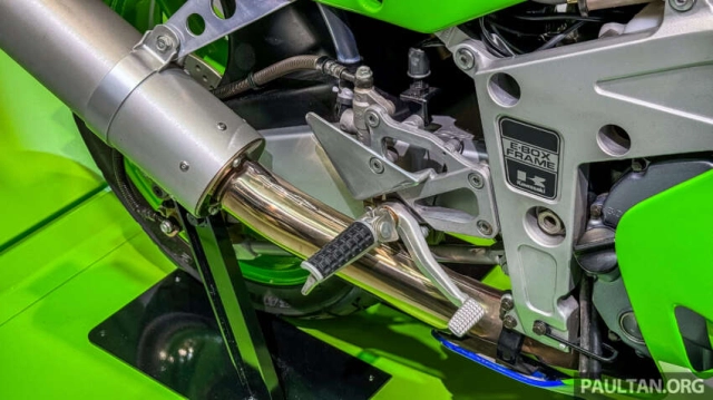 Cận cảnh kawasaki ninja zx-10r và zx-4rr 2024 phiên bản kỷ niệm 40 năm