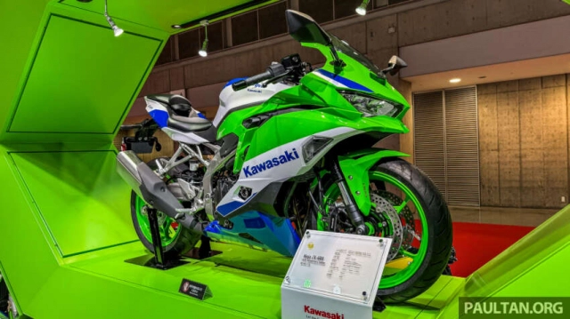 Cận cảnh kawasaki ninja zx-10r và zx-4rr 2024 phiên bản kỷ niệm 40 năm