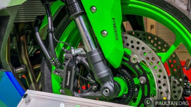 Cận cảnh kawasaki ninja zx-10r và zx-4rr 2024 phiên bản kỷ niệm 40 năm