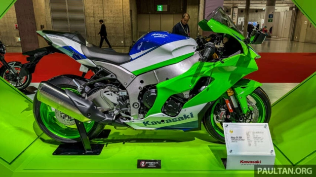 Cận cảnh kawasaki ninja zx-10r và zx-4rr 2024 phiên bản kỷ niệm 40 năm