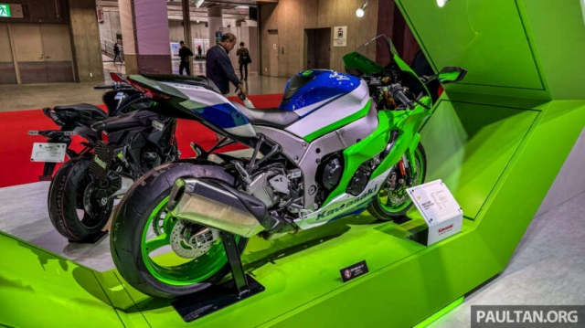 Cận cảnh kawasaki ninja zx-10r và zx-4rr 2024 phiên bản kỷ niệm 40 năm