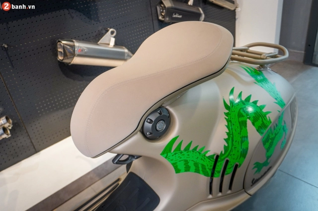 Cận cảnh vespa 946 dragon chiếc thứ 2 tại thị trường việt nam trị giá tiền tỉ