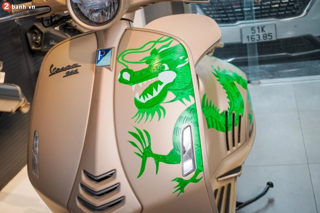Cận cảnh vespa 946 dragon chiếc thứ 2 tại thị trường việt nam trị giá tiền tỉ