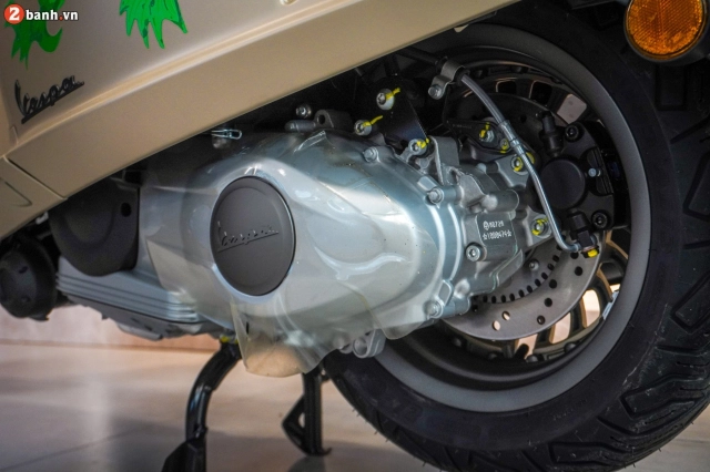 Cận cảnh vespa 946 dragon chiếc thứ 2 tại thị trường việt nam trị giá tiền tỉ