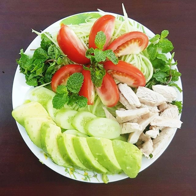 Cao 1m72 mẹ đơn thân chọn thực đơn kiểu không giống ai ăn vào xuống ầm ầm 5kg