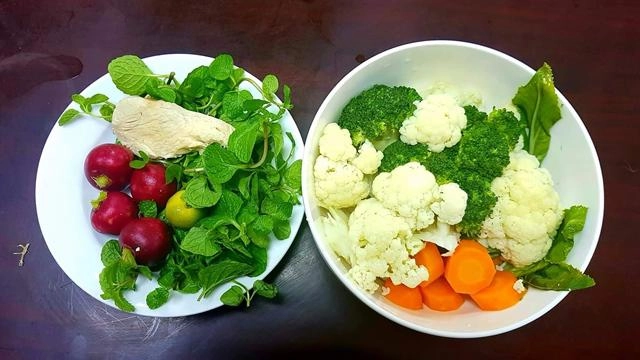 Cao 1m72 mẹ đơn thân chọn thực đơn kiểu không giống ai ăn vào xuống ầm ầm 5kg