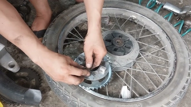 Cao su đùm - bộ phận quan trọng trên xe số nhưng lại rất hay bị bỏ quên