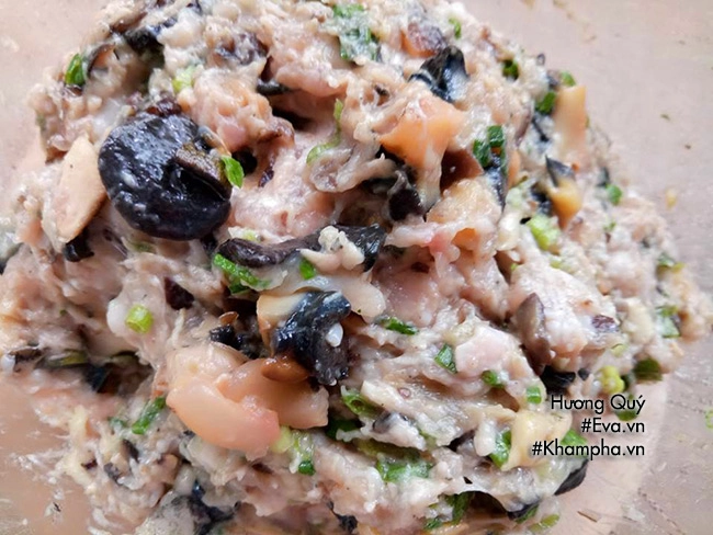 Chả ốc bươu cuốn mỡ chài lạ miệng đậm đà khó quên