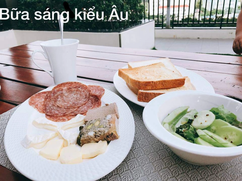 Chăm 3 con nhưng vợ đảm sáng nào cũng vào bếp nấu gì cũng ngon khiến chồng quên hàng quán