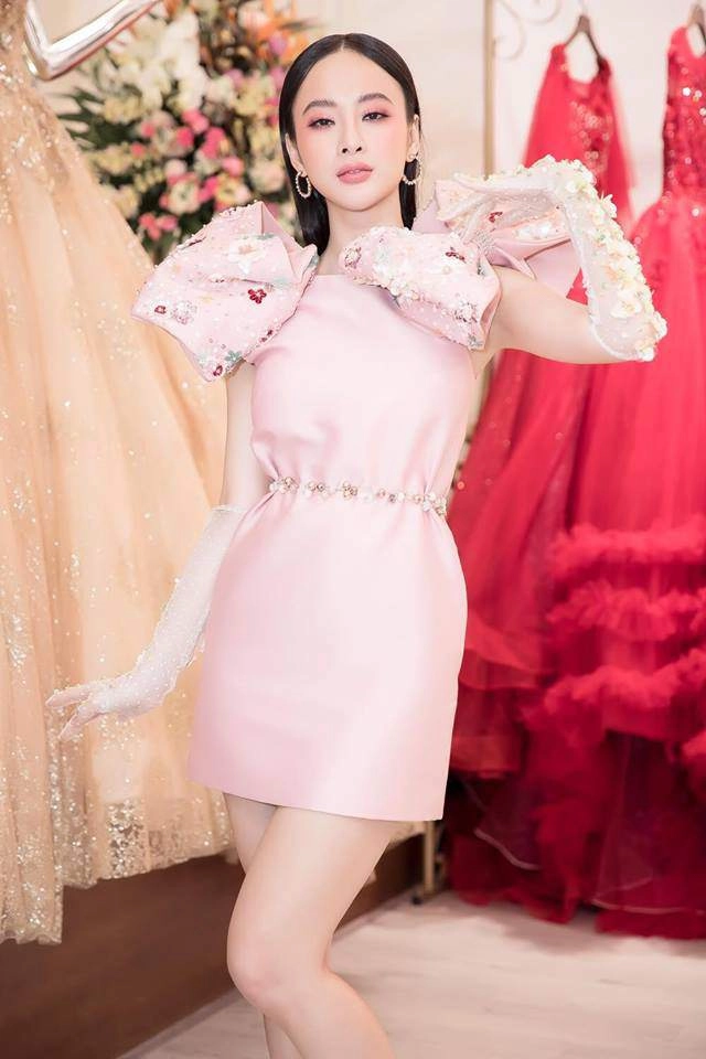 Chán chê váy áo sang chảnh angela phương trinh hóa hộp quà di động xinh đẹp