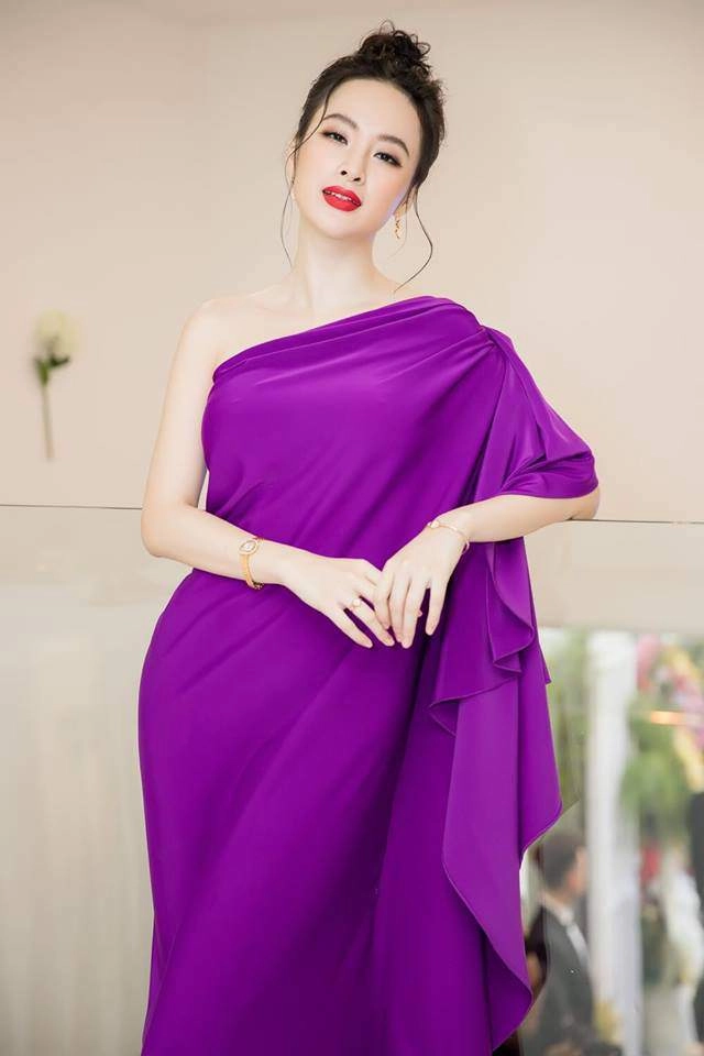 Chán chê váy áo sang chảnh angela phương trinh hóa hộp quà di động xinh đẹp