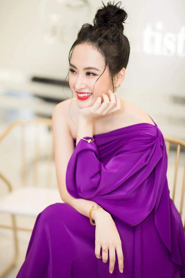 Chán chê váy áo sang chảnh angela phương trinh hóa hộp quà di động xinh đẹp