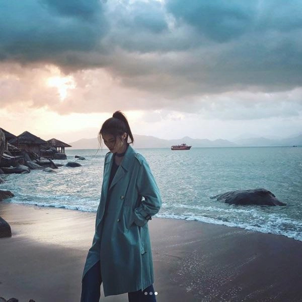 Chân dài victorias secret âm thầm lặng lẽ khoe street style tại nha trang