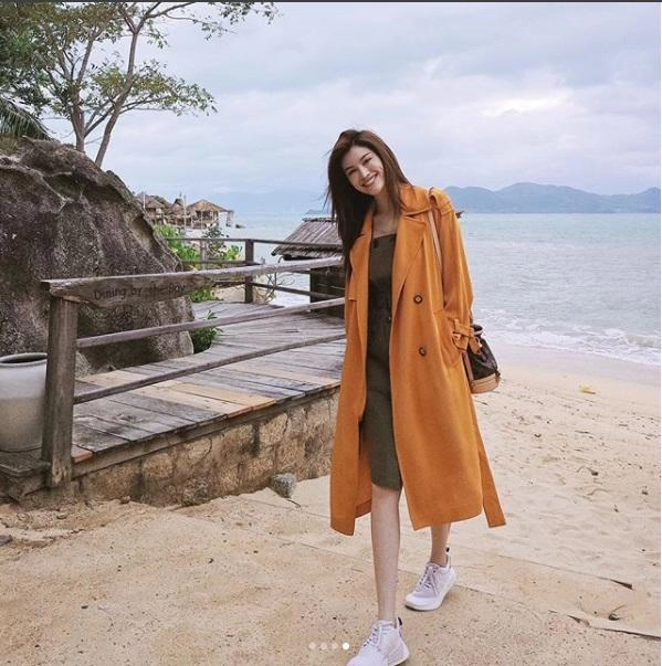 Chân dài victorias secret âm thầm lặng lẽ khoe street style tại nha trang
