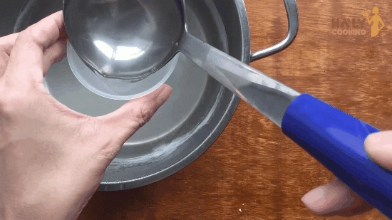 Chẳng cần ra hàng tại nhà cũng làm được thạch dừa xiêm ngon mát mềm tan trong miệng