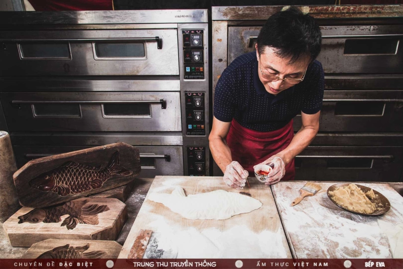 chất liệu bí ẩn trong chiếc bánh trung thu của gia tộc hơn 100 năm giữ hương vị truyền thống