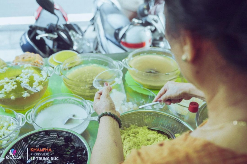 Chè xôi cốm của cụ bà ngoài 70 tuổi hơn nửa thế kỷ lưu giữ ký ức mùa thu hn