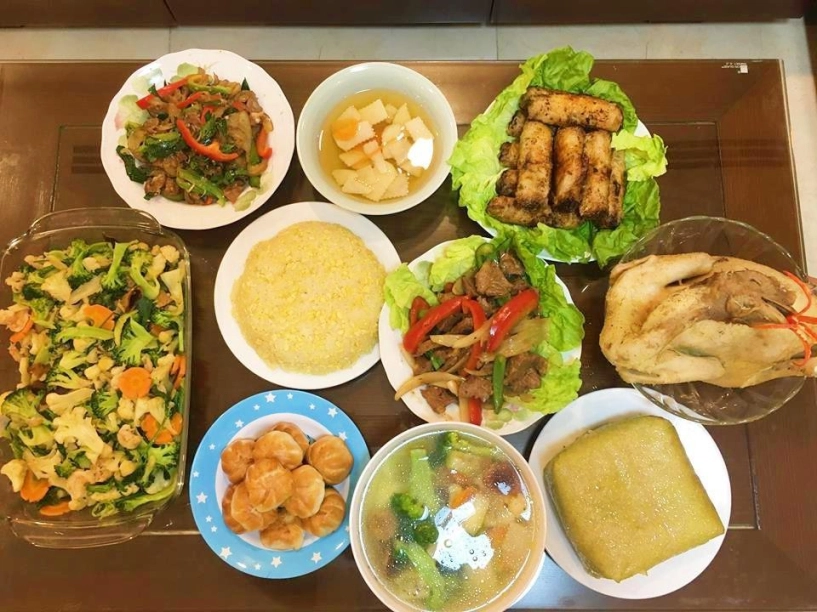 Chị em chia sẻ mâm cỗ cúng ông táo ngập tràn mạng xã hội