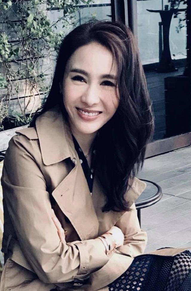 Chỉ kẻ lông mày và tô son minh tinh tvb khiến hot girl thời nay hổ thẹn vì quá đẹp