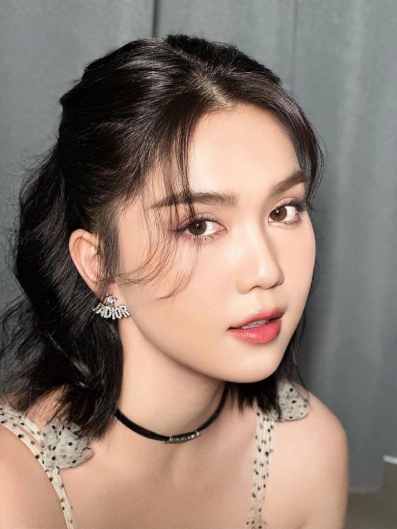 Chỉ thay đổi một điểm trên gương mặt 2 đệ nhất mỹ nhân vtv xuống sắc khó tin