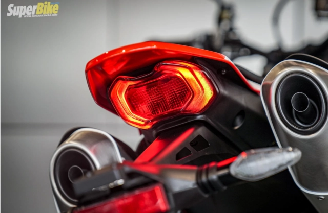 Chi tiết ducati hypermotard 698 mono vừa ra mắt thị trường châu á giá gần 300 triệu đồng