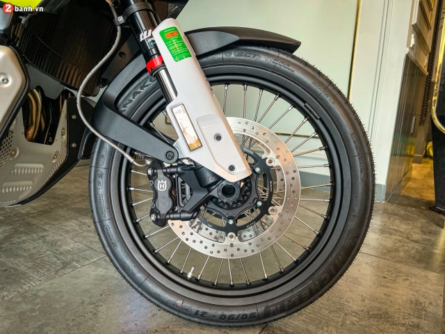 Chi tiết husqvarna norden 901 2024 giảm giá hơn 100 triệu đồng việt nam