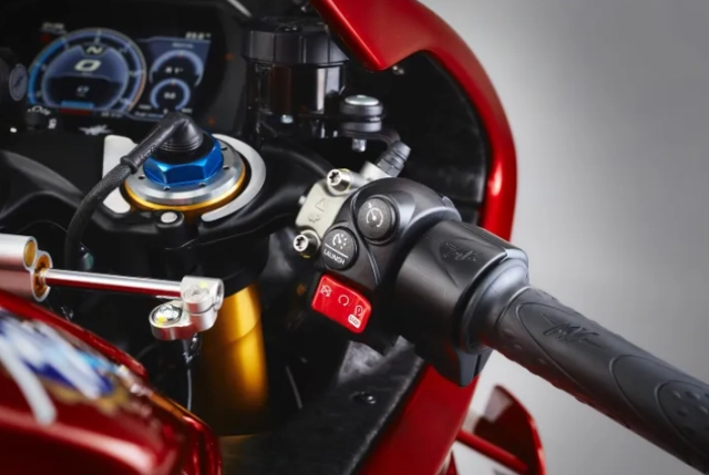 Chi tiết mv agusta superveloce 1000 serie oro 2025 được tiết lộ
