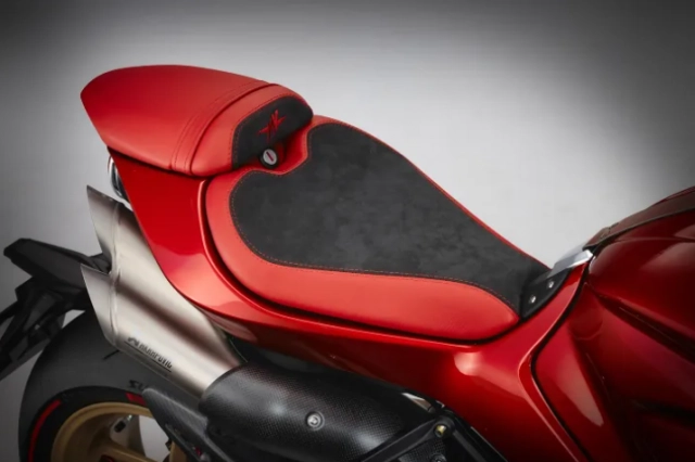 Chi tiết mv agusta superveloce 1000 serie oro 2025 được tiết lộ