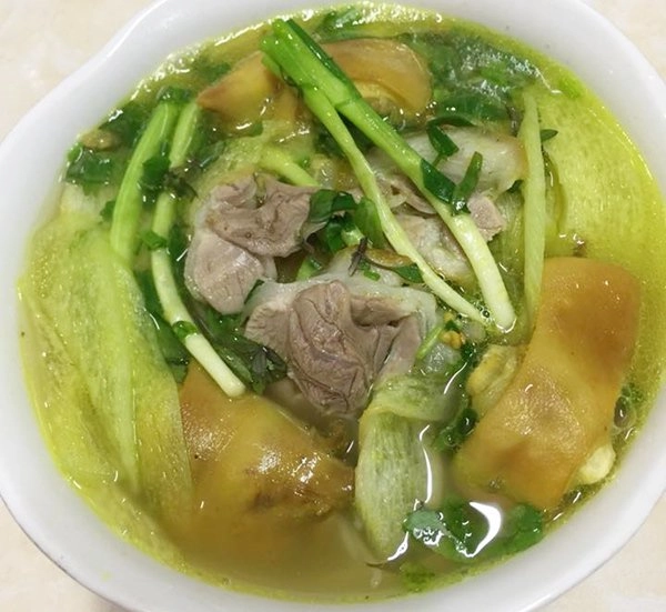 Chia sẻ món bún móng giò tự tay nấu ông bố 4 con được chị em hết lời khen ngợi