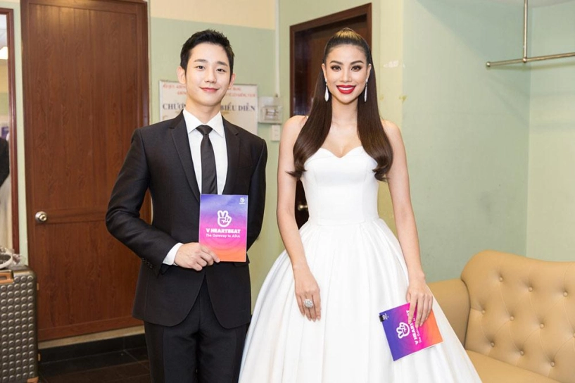 Chiếc váy cổ tích này đã biến phạm hương trở thành công chúa bên cạnh tài tử jung hae in