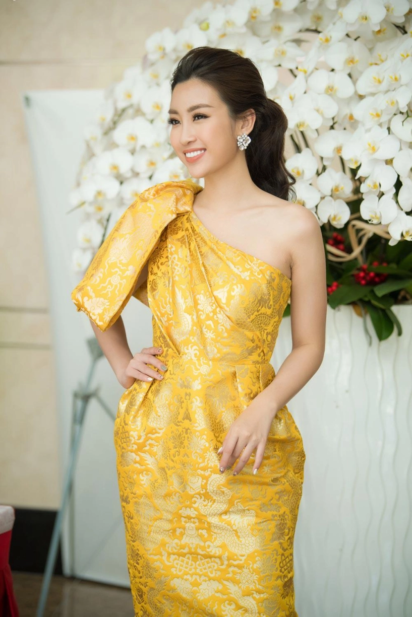 Chiếc váy rồng vàng giúp đỗ mỹ linh tỏa sáng tại sơ khảo hoa hậu việt nam 2018