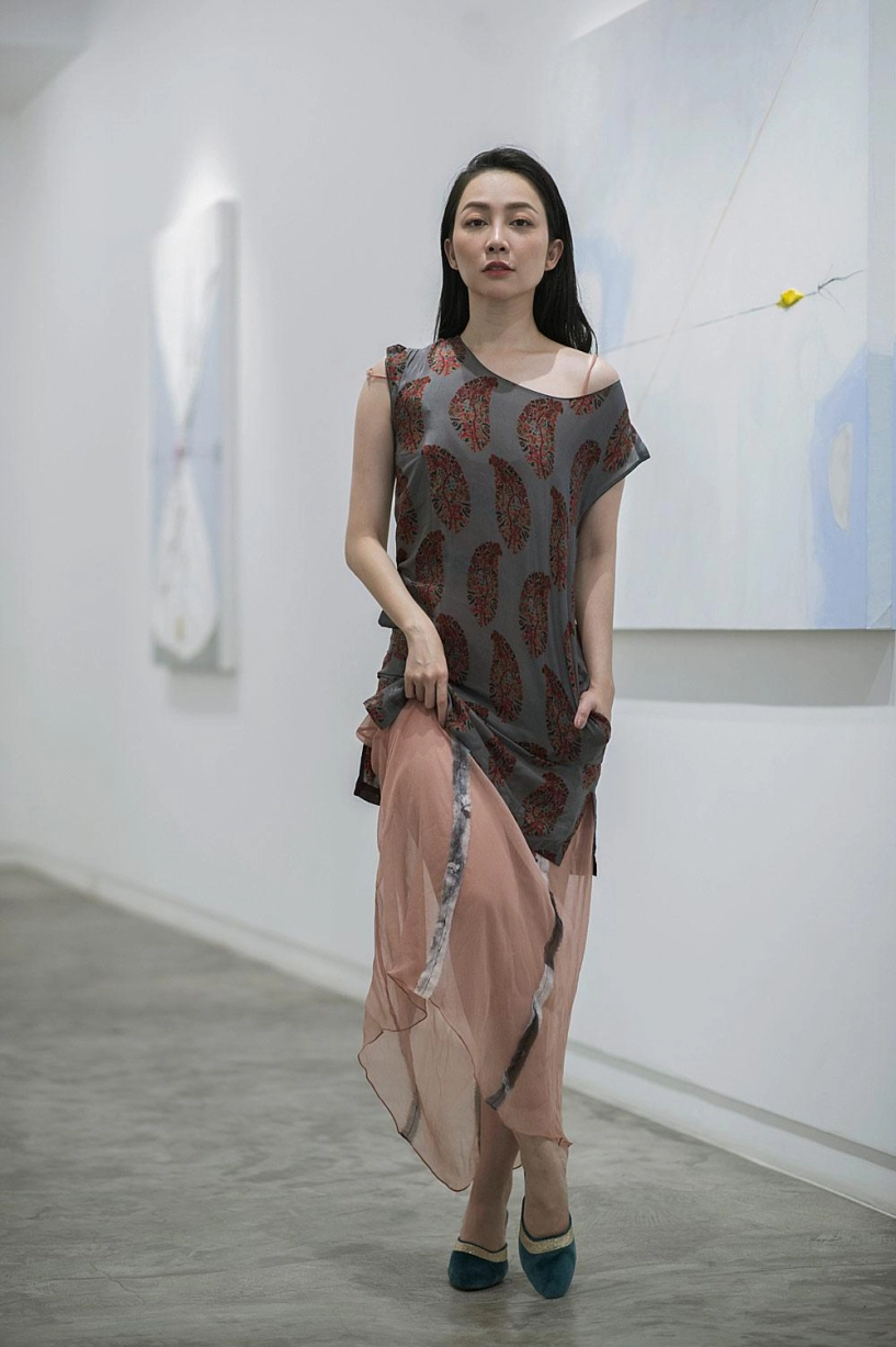 chim công làng múa linh nga thanh lịch với loạt váy ngủ tinh tế và thơ mộng