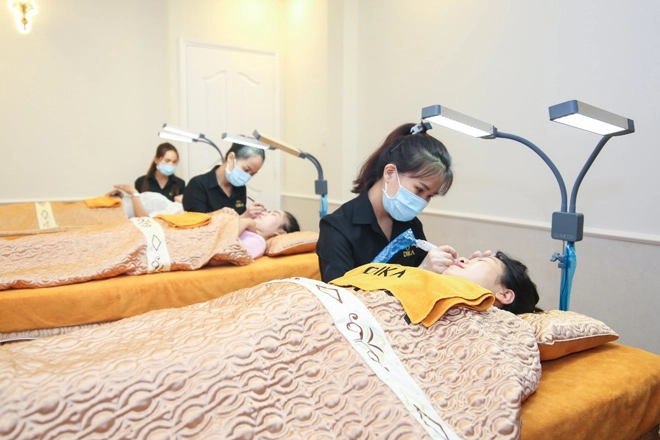 Chọn dáng chân mày theo trào lưu hay tỉ lệ chuẩn