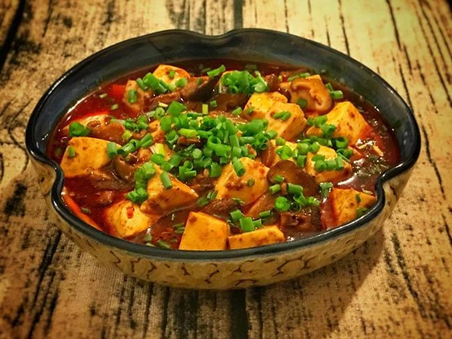 Chồng con ăn chay vợ ăn mặn nữ giảng viên vẫn nấu được những bữa cơm chiều lòng cả nhà
