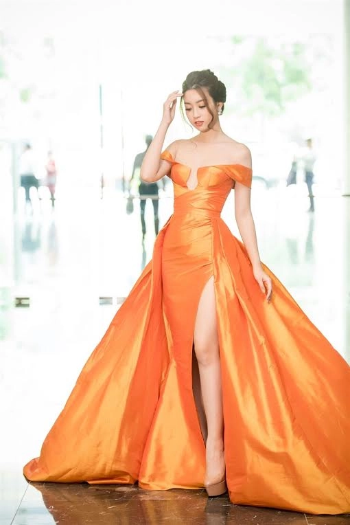 Chưa bao giờ thấy hoa hậu mỹ linh quyến rũ tột độ đến thế này