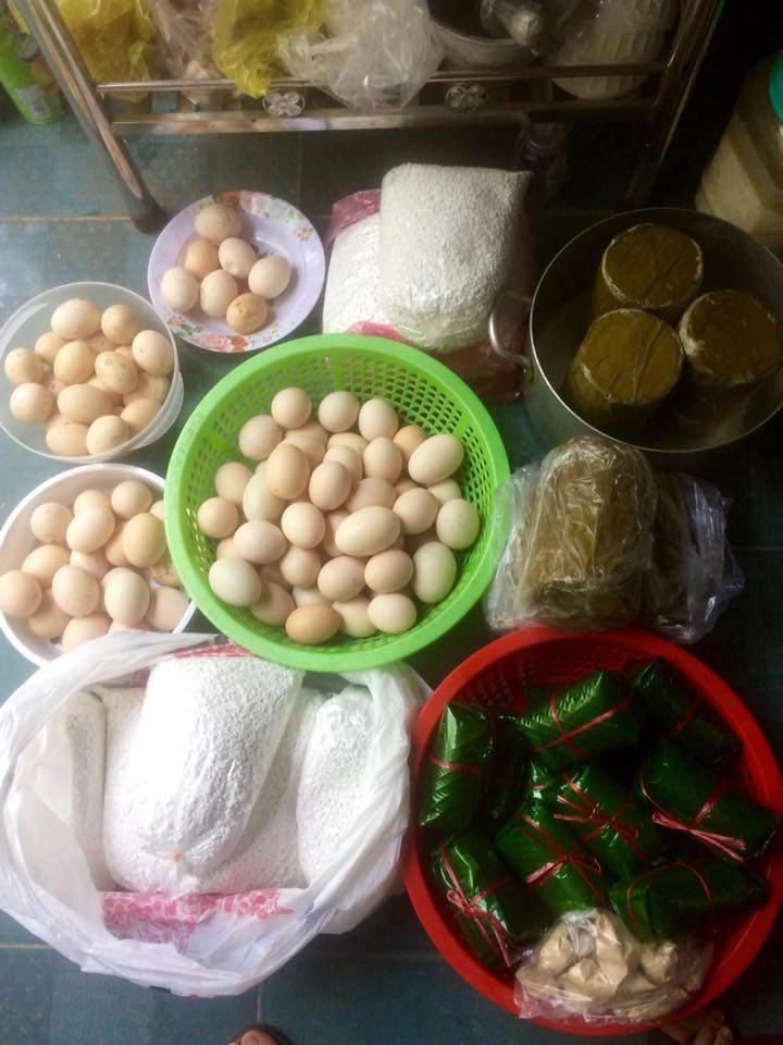 Cô gái quảng bình khoe núi thực phẩm quê mẹ gửi lên thành phố ai nhìn cũng cảm động
