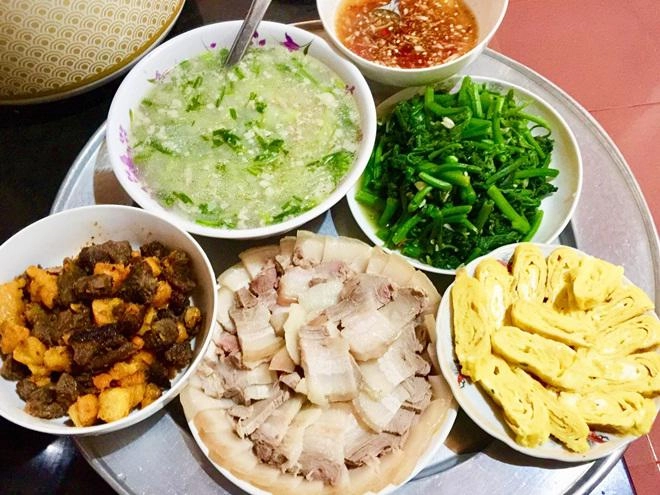 Cô giáo 9x có nguy cơ ế vì bố mẹ giữ mãi ở nhà do lỗi nấu ăn quá ngon