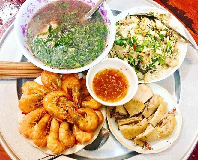 Cô giáo 9x có nguy cơ ế vì bố mẹ giữ mãi ở nhà do lỗi nấu ăn quá ngon