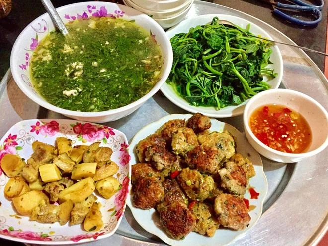 Cô giáo 9x có nguy cơ ế vì bố mẹ giữ mãi ở nhà do lỗi nấu ăn quá ngon