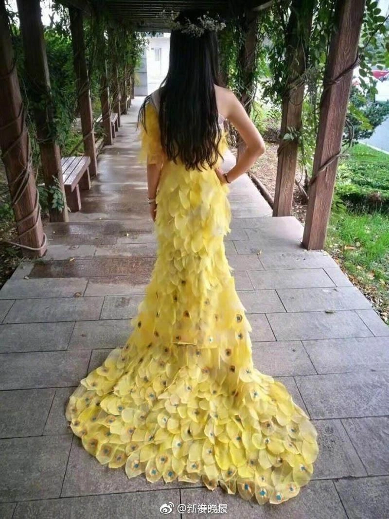Cô sinh viên năm 2 tha thẩn nhặt lá rụng tưởng lập dị nhưng kết quả thì siêu bất ngờ