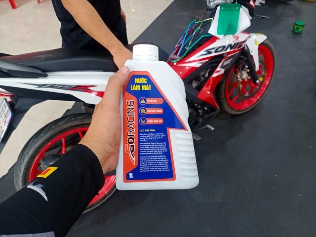 Có thể sử dụng nước thường thay cho chất làm mát động cơ hay không